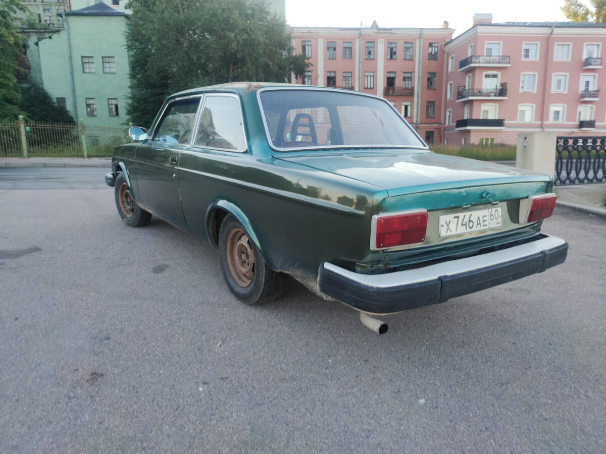 Volvo 242