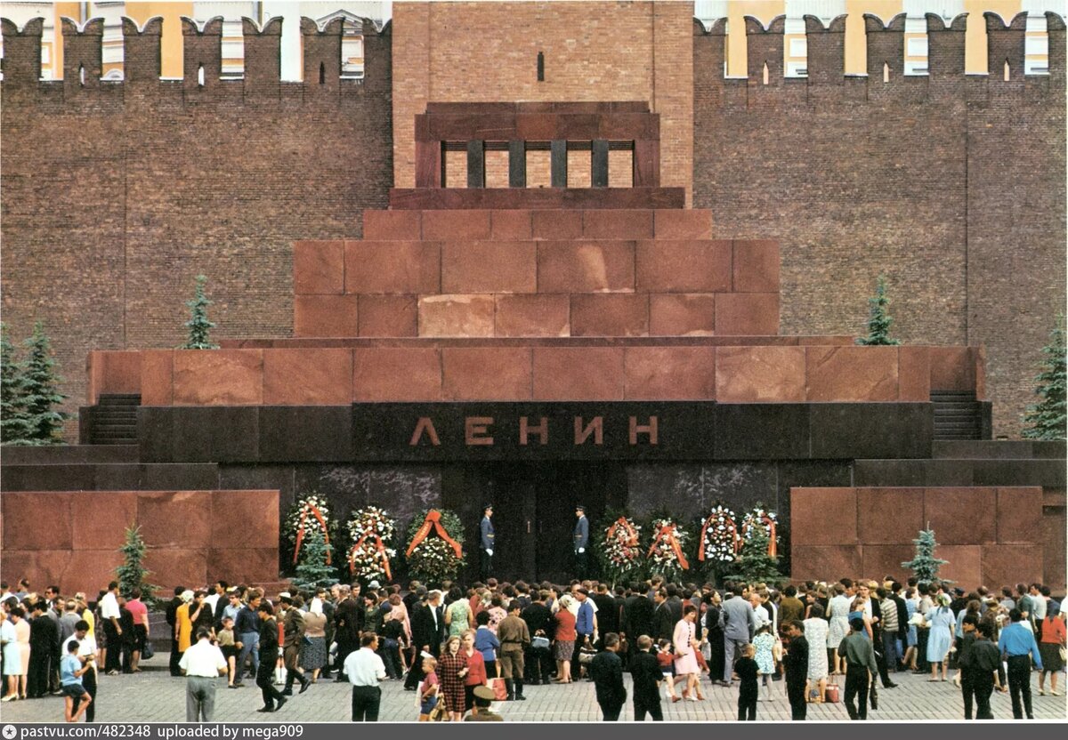 Красная площадь в москве мавзолей