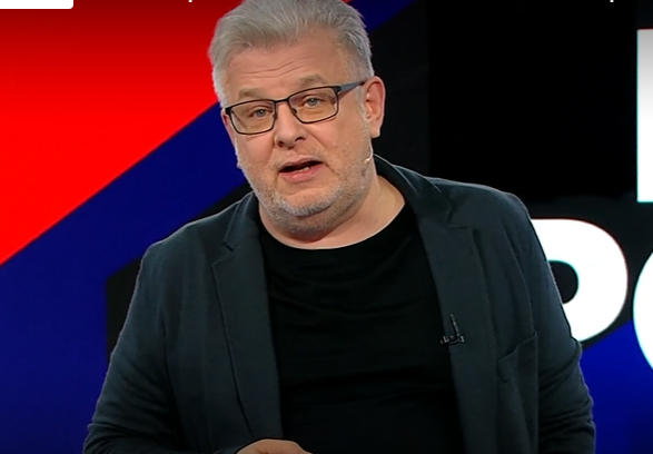 Тот самый ведущий.
