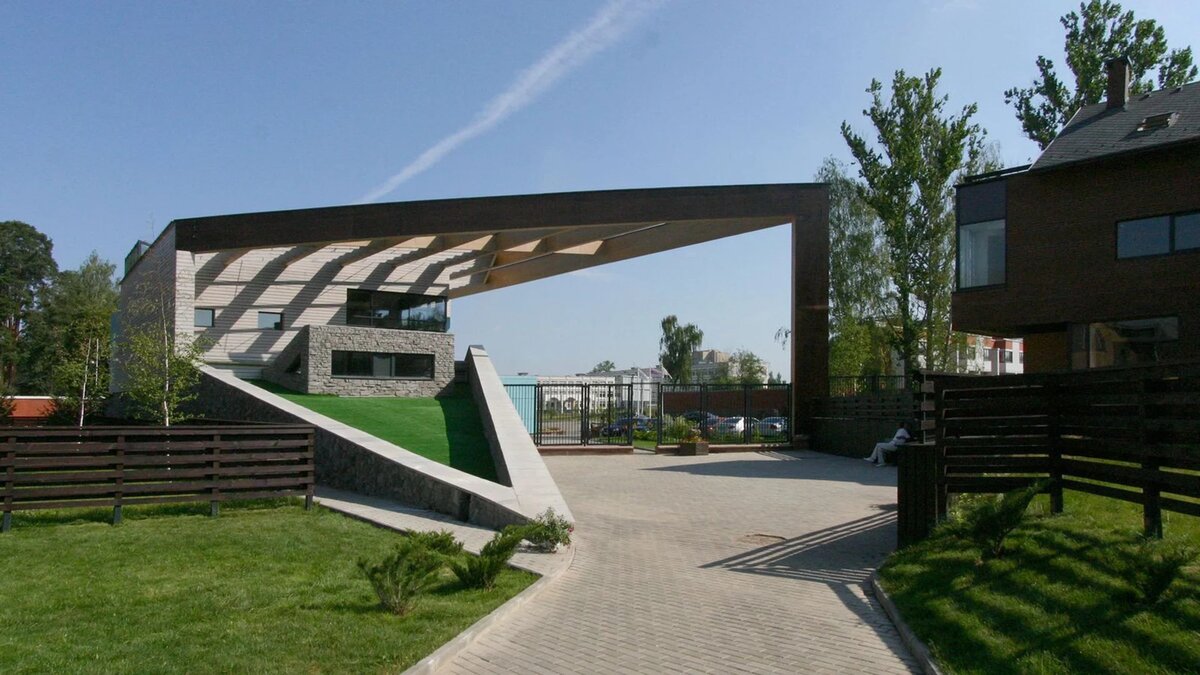 Въезд на территорию посёлка 