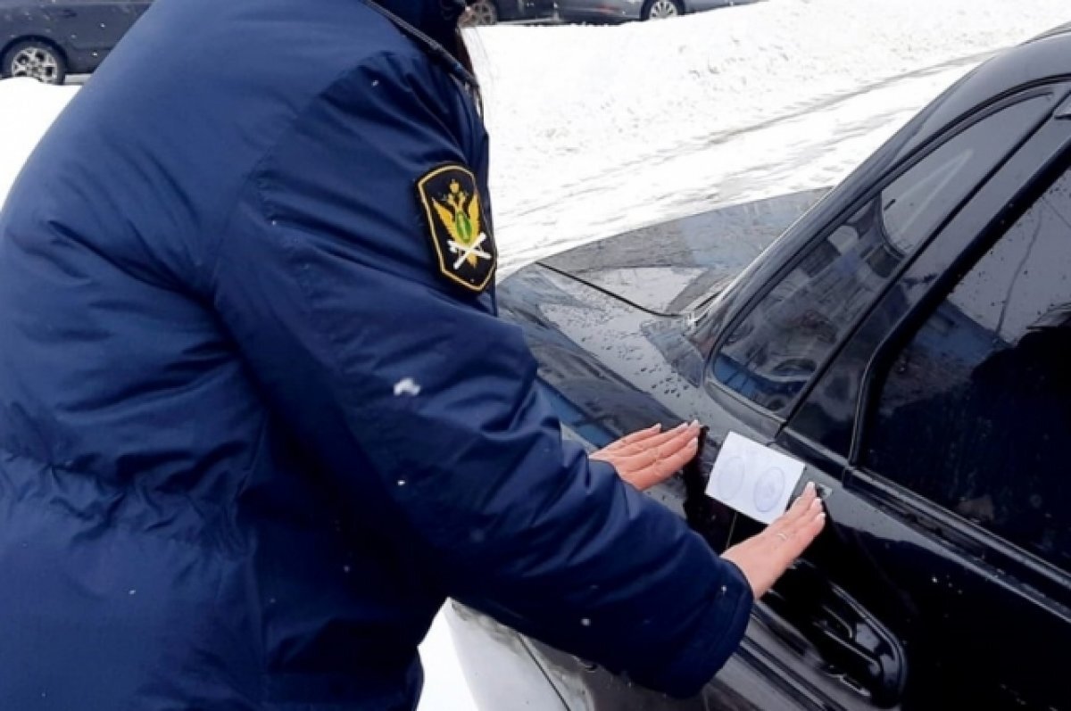    У тольяттинки за отказ платить штрафы ГИБДД арестовали машину