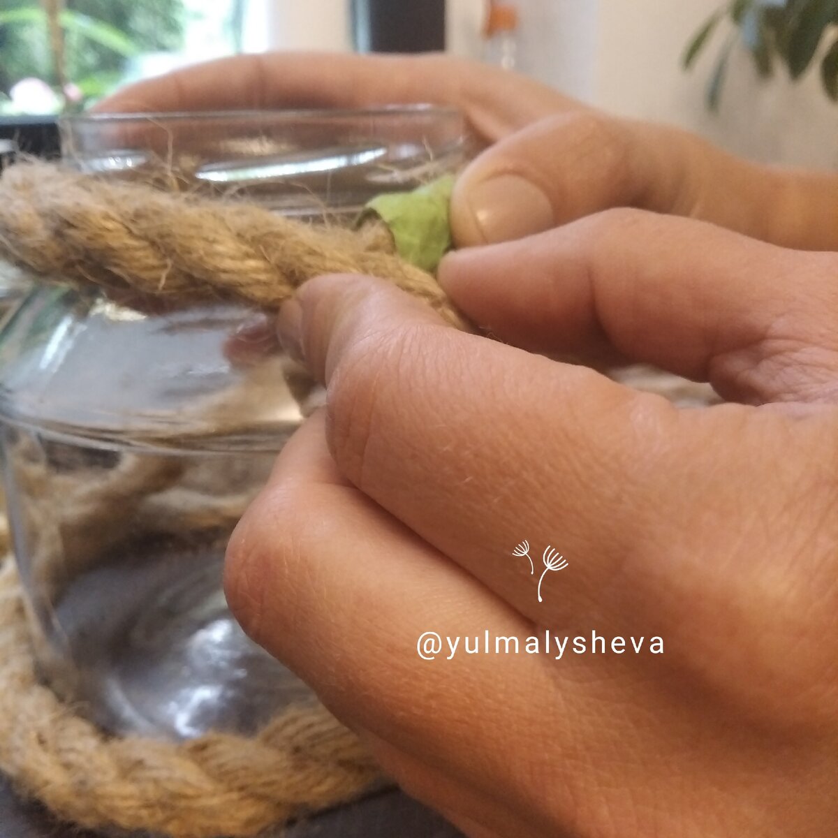 Верёвку для подсвечника своими руками можно выбрать любой толщины