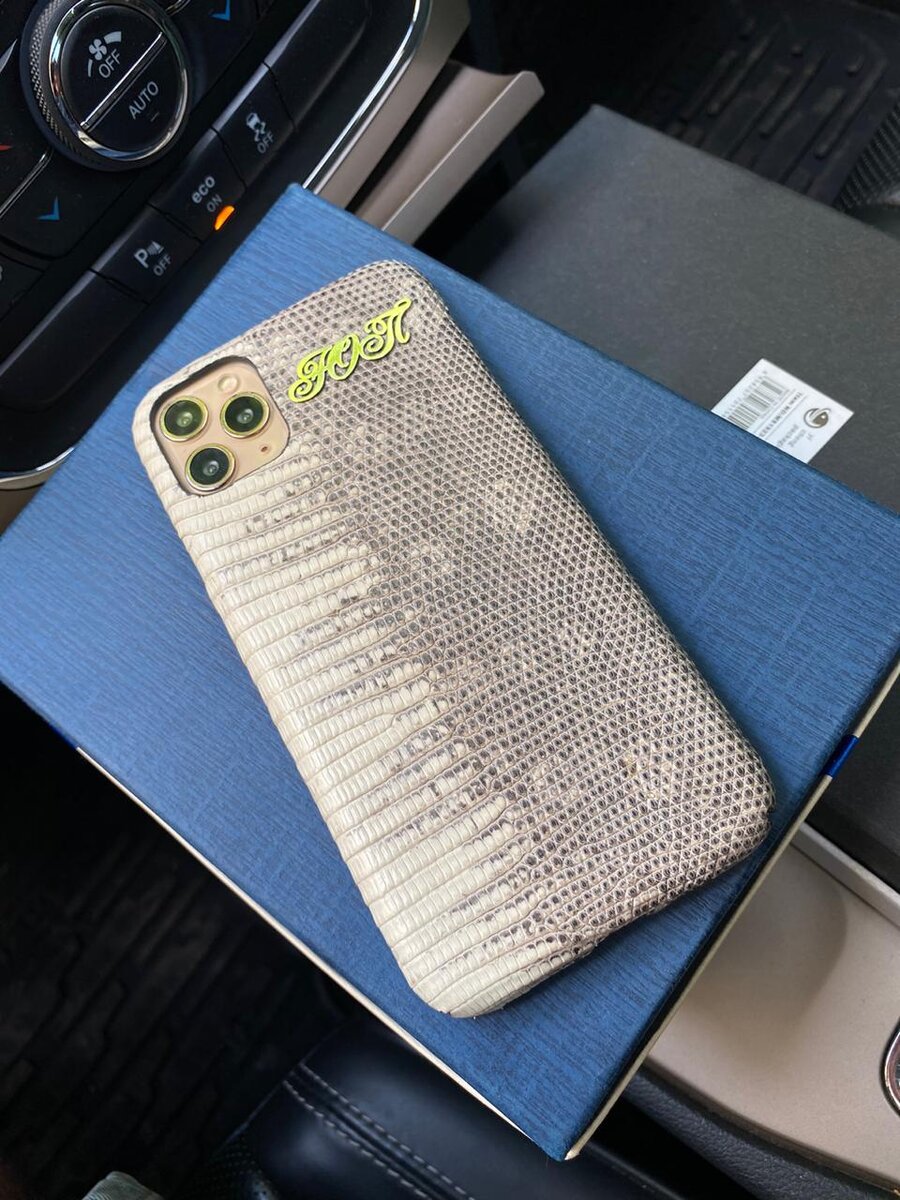 Белый, кожаный чехол с инициалами Mobcase 1184 для iPhone 11 Pro Max