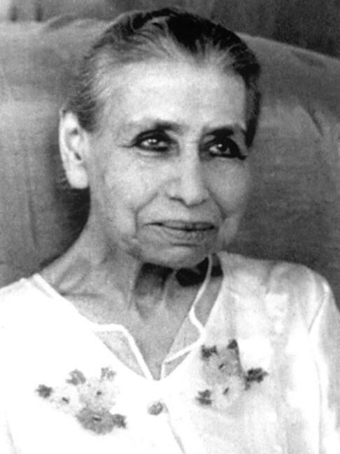 Мать (Мирра Альфасса) фото взято из интернета