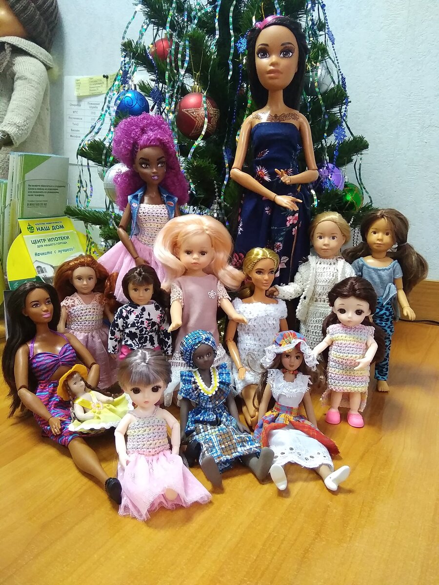 Некоторые мои куклы из личной коллекции на кукловстрече в моем городе )