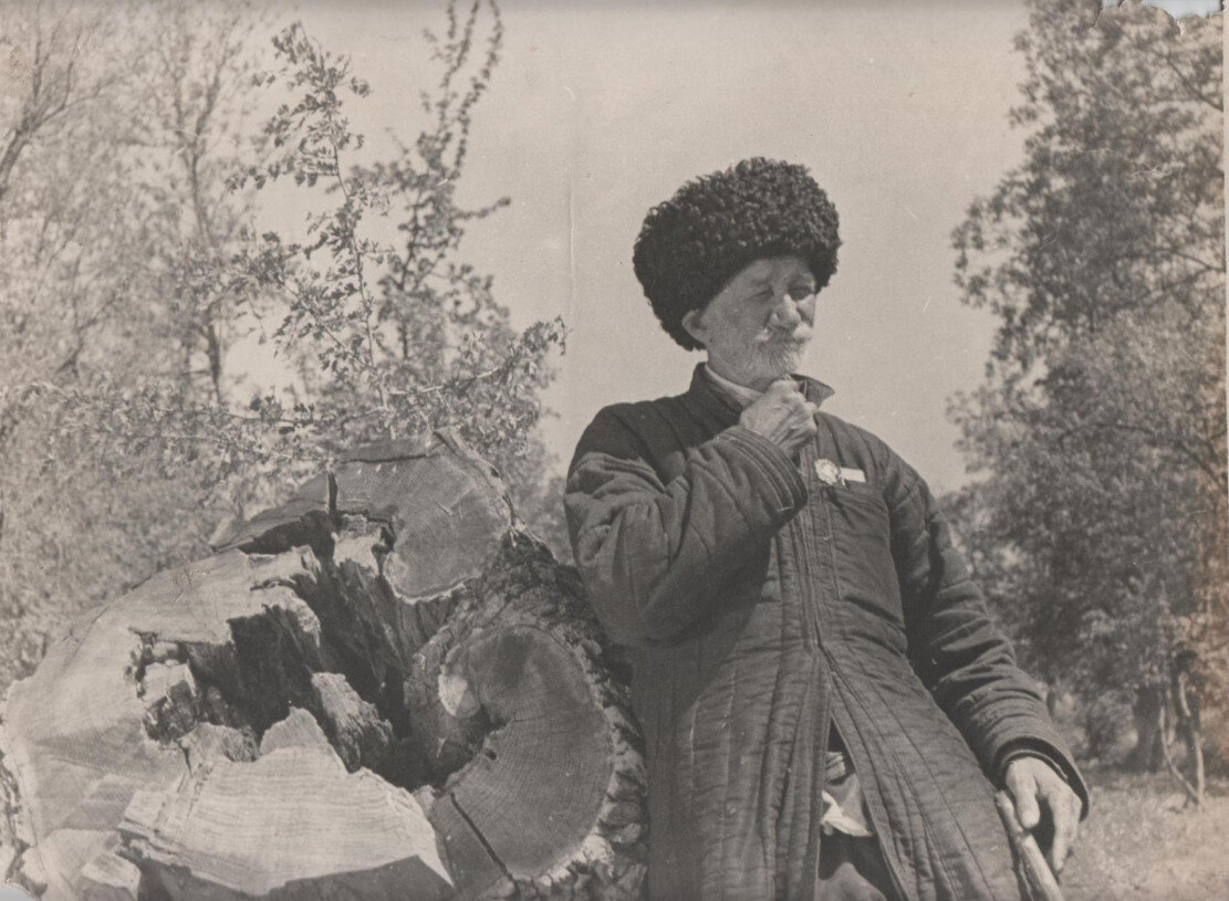 На фото: Сулейман Стальский.