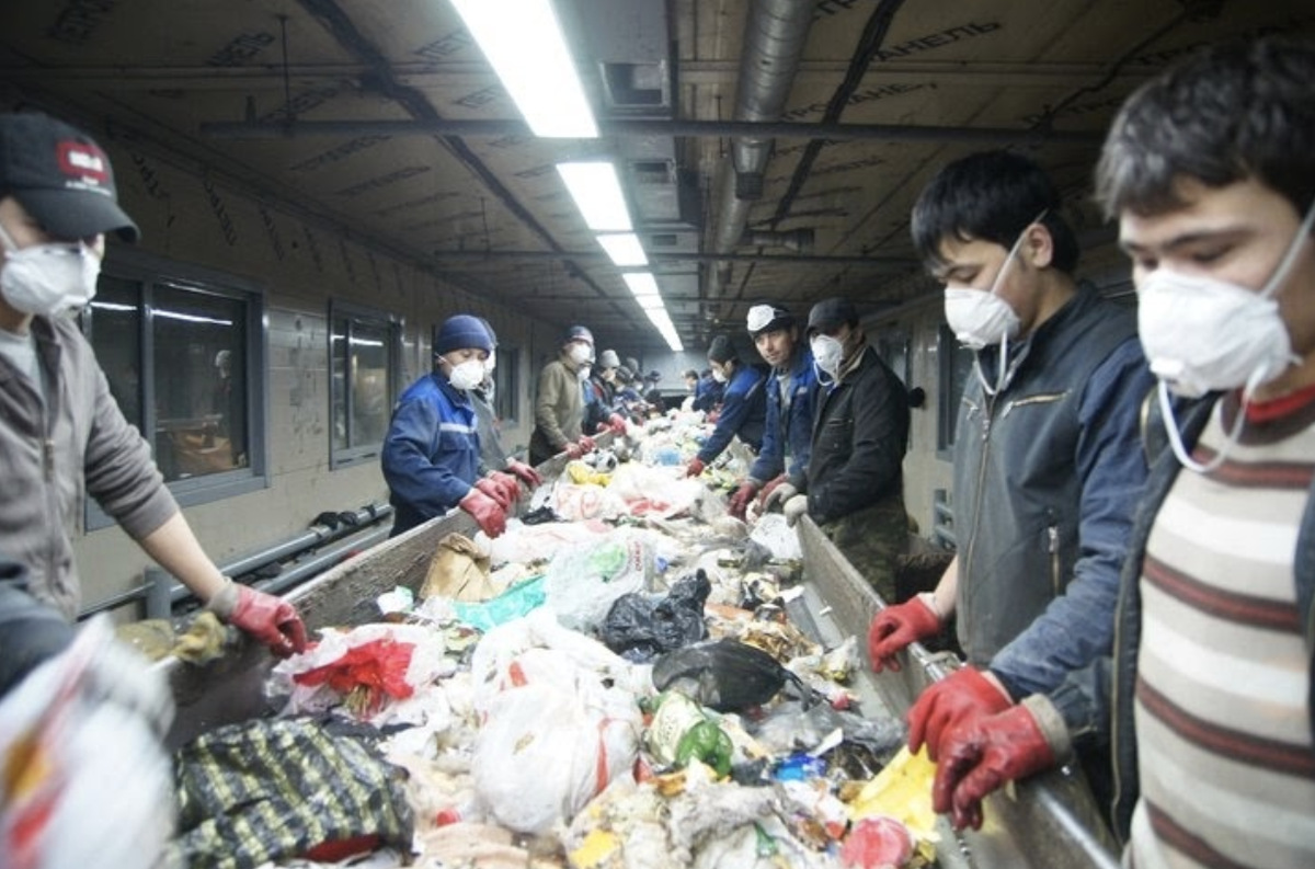 Мусоросортировочный комплекс тоо «green recycle»,. Экология саба5ы 3 сынып эко 2лем. Мусороперерабатывающий завод в янино. Астана мусора переработающий завод. Мобильный мусорный завод в тайване.