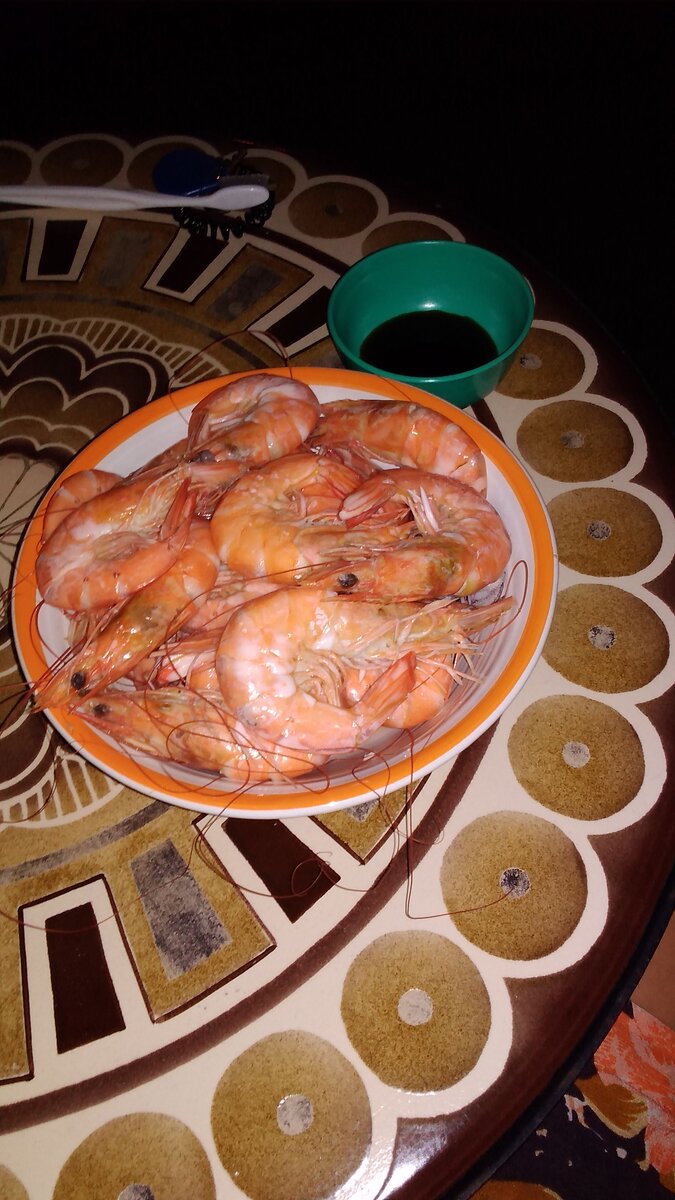 Где ещё за 150 рублей можно купить такую тарелку креветок?
