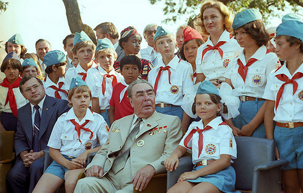 Брежнев в детском лагере "Артек". Фото: ТАСС