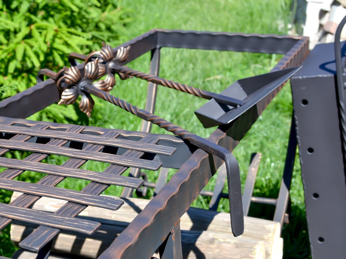 Мангальный набор - это совок и кочерга. Примеры работ на фото! Листайте галерею →