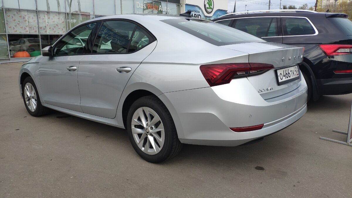 Новая SKODA Octavia A8 вид сзади