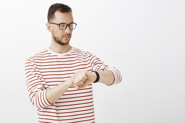 Выделяйте по 20 минут на каждую комнату.