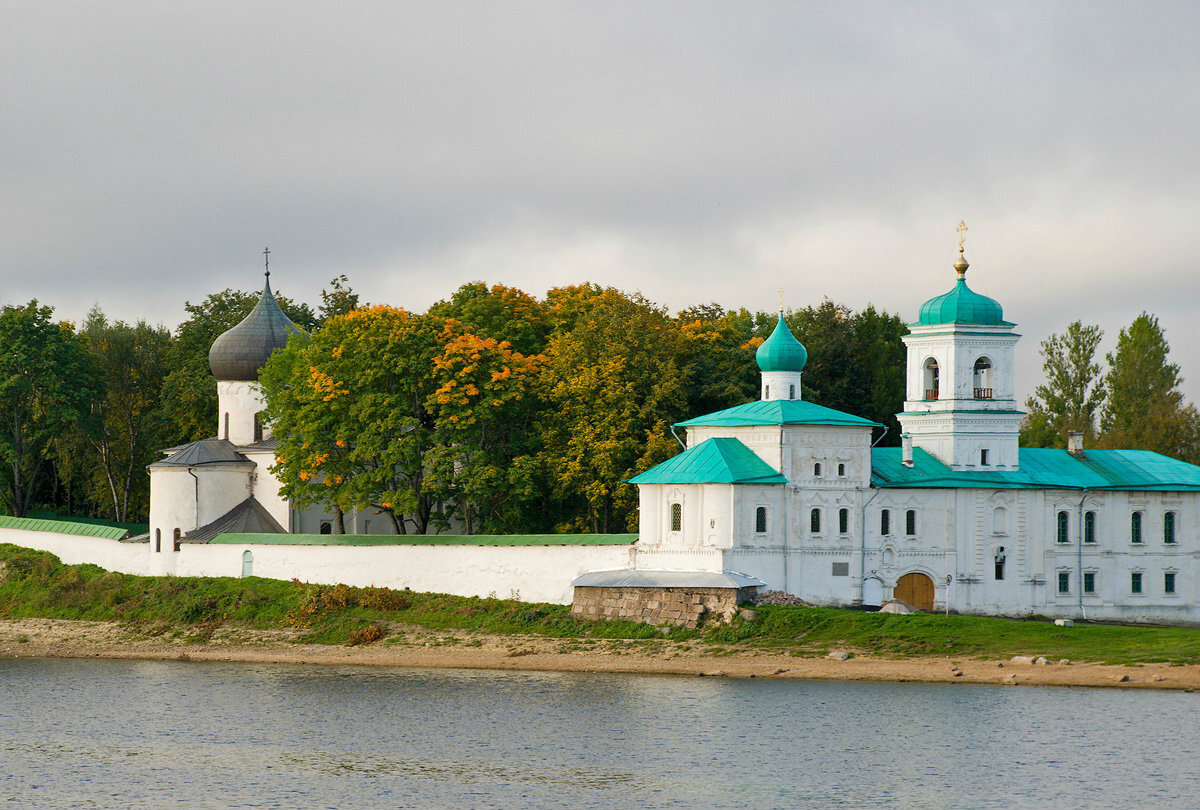 Мирожский монастырь в Новгороде