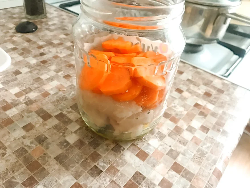Если рыба сухая, сверху можно положить кусочек сливочного масла, но пангасиусу не надо