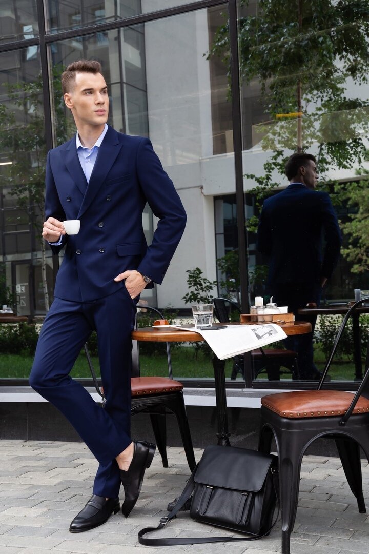 На фото: Двубортный пиджак PEPLOS арт. JA20032-SL, брюки с лампасами TR20032-200-1Л