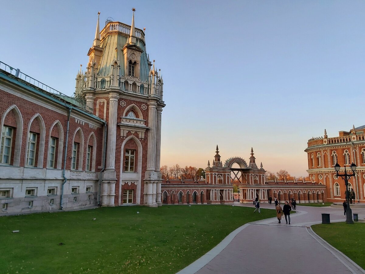 большой дворец в царицыно