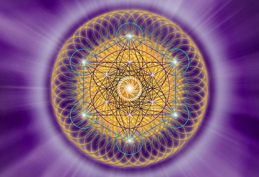 Рисование или разглядывание мандалы улучшает ваш энергетический уровень и повышает связь со своим организмом.