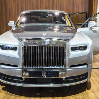 Плюсы и минусы Rolls-Royce. Стоит ли брать?