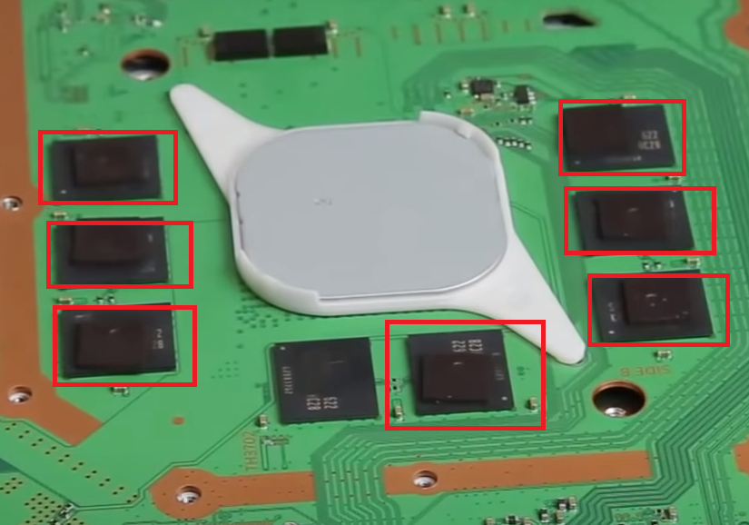 Взял фотку у Алексея с канала XboxFlash. Ещё раз выкручивать около 40 длинных саморезов в ручную нет желания. У меня термопрокладки были не черные, а розовые