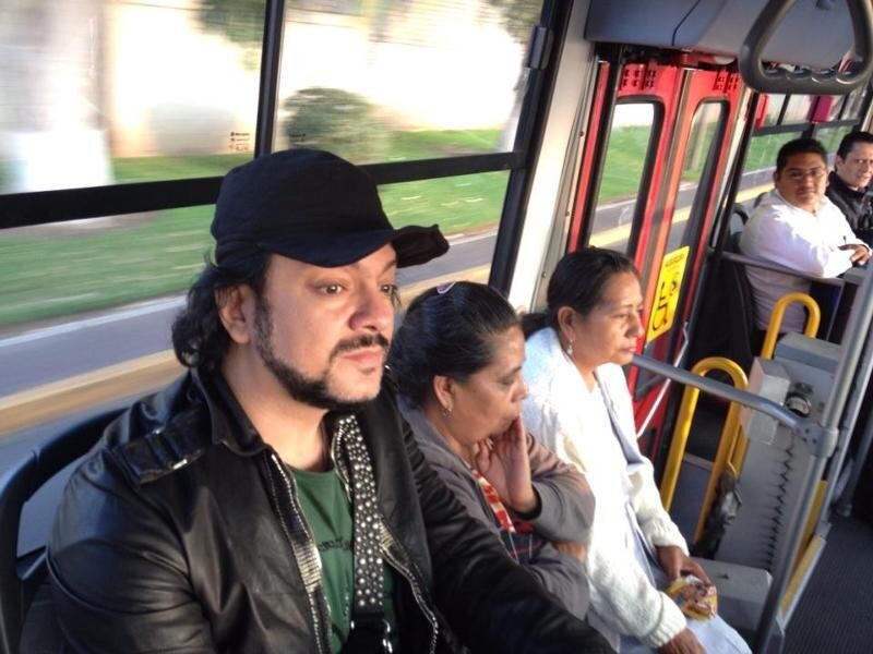 Троллейбусе идут все (фотография с просторов интернета) 