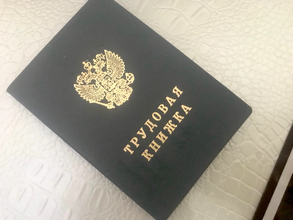  
 Моя зарплата начинается от 180 тысяч, ну кто захочет жить с такой женщиной? А   спуститься ниже я не могу сама