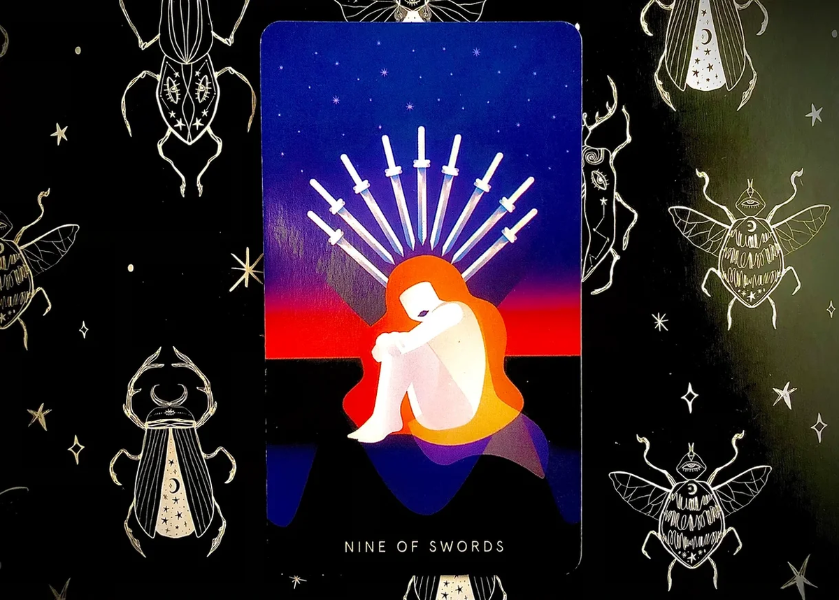 Девятка Мечей, колода Mystic Mondays Tarot
