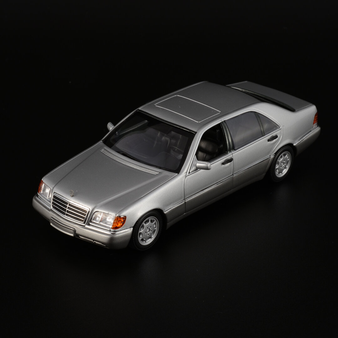Масштабная модель Mercedes-Benz 600 SEL 1991 года в масштабе 1:43  от MaXichamps