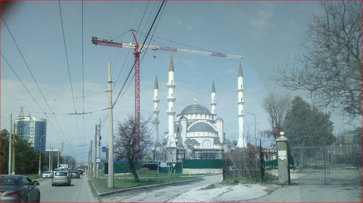 Строящаяся в Симферополе мечеть, фото автора, иллюстрация к празднику Ураза-Байрам