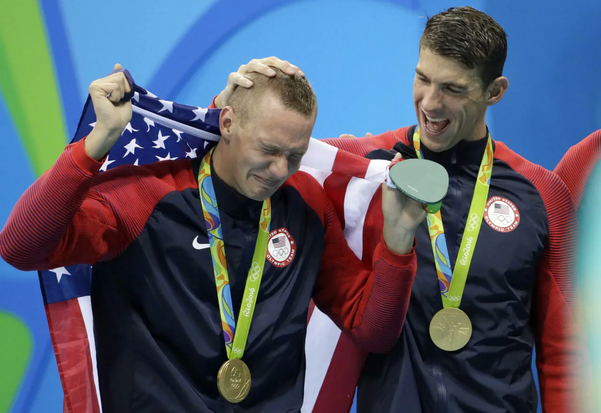 3 х кратные олимпийские чемпионы. Phelps with Caeleb Dressel. Caeleb Dressel с медалью. Phelps Medals Corner. Olympic Champion.