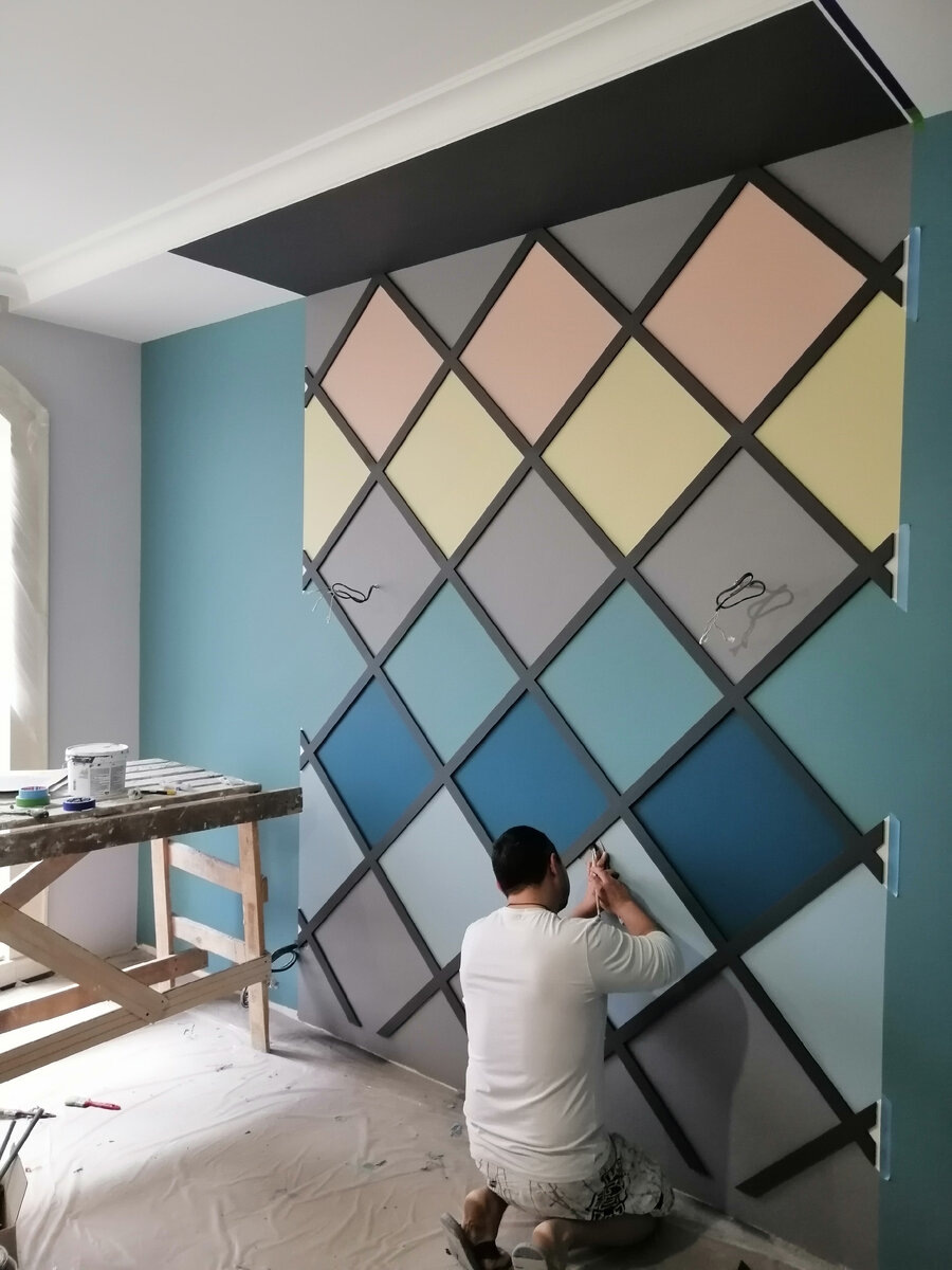 Стена в детской в процессе