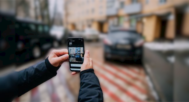 Сфотографировать нарушителя ПДД и он получит штраф.