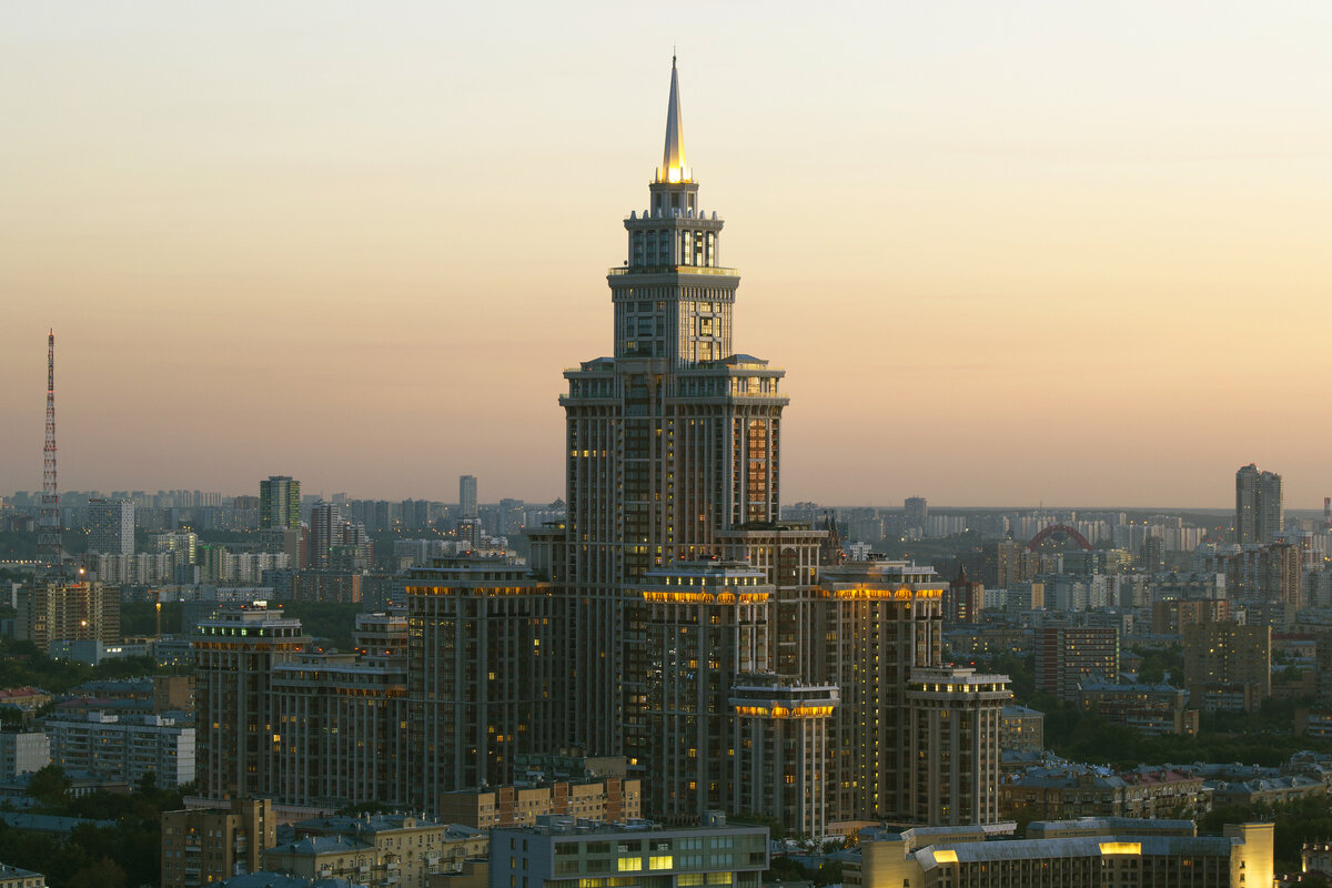 Высота небоскреба триумф палас в километрах. Триумф палас москва. Высотка на соколе триумф. Триумф палас метро сокол. Триумф палас сталинская высотка.