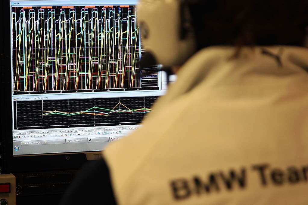 BMW признает, что собирает данные владельцев, но только с их согласия