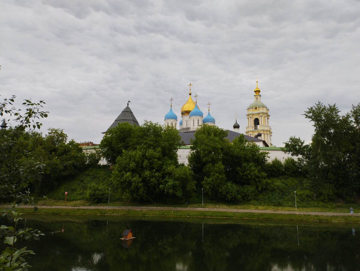 Новоспасский сквер, июнь 2022