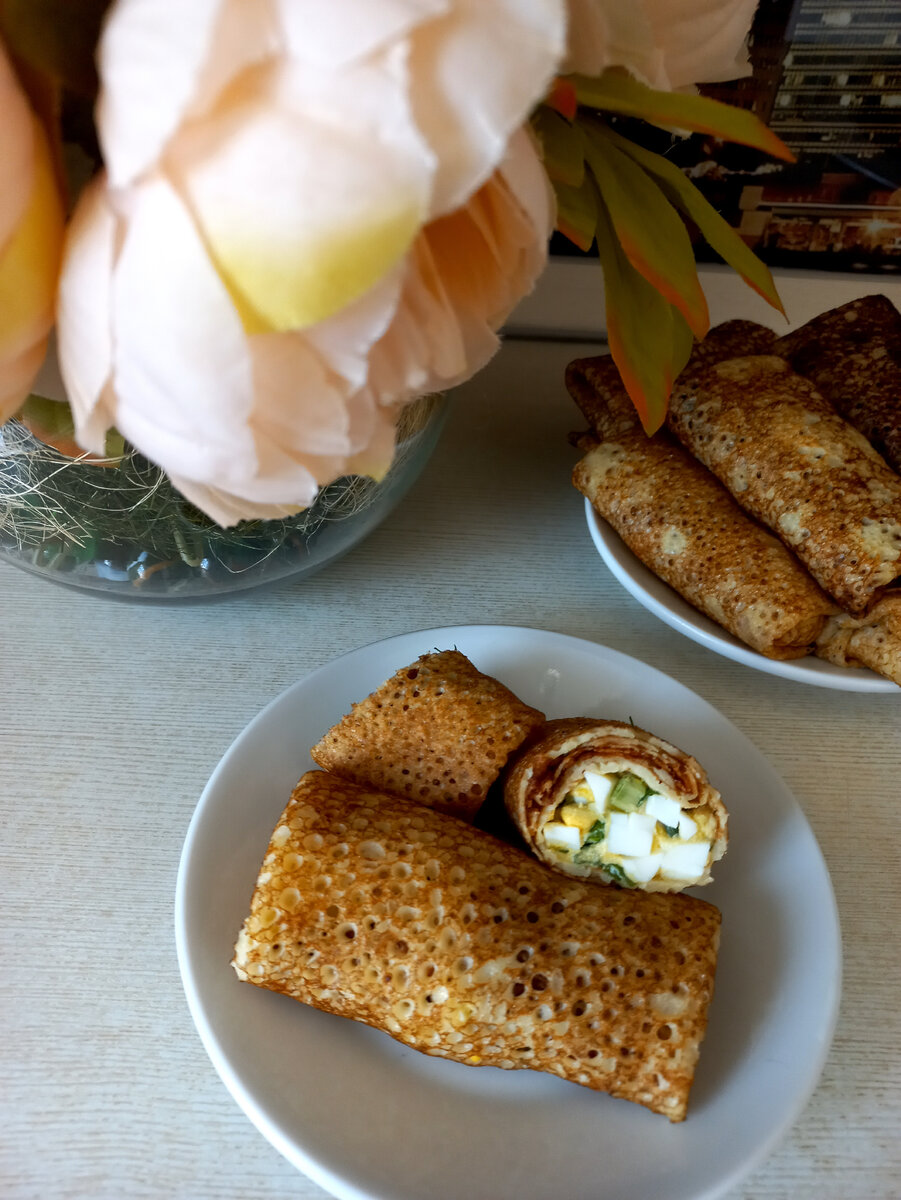 Блинчики с яйцом и зелёным луком 