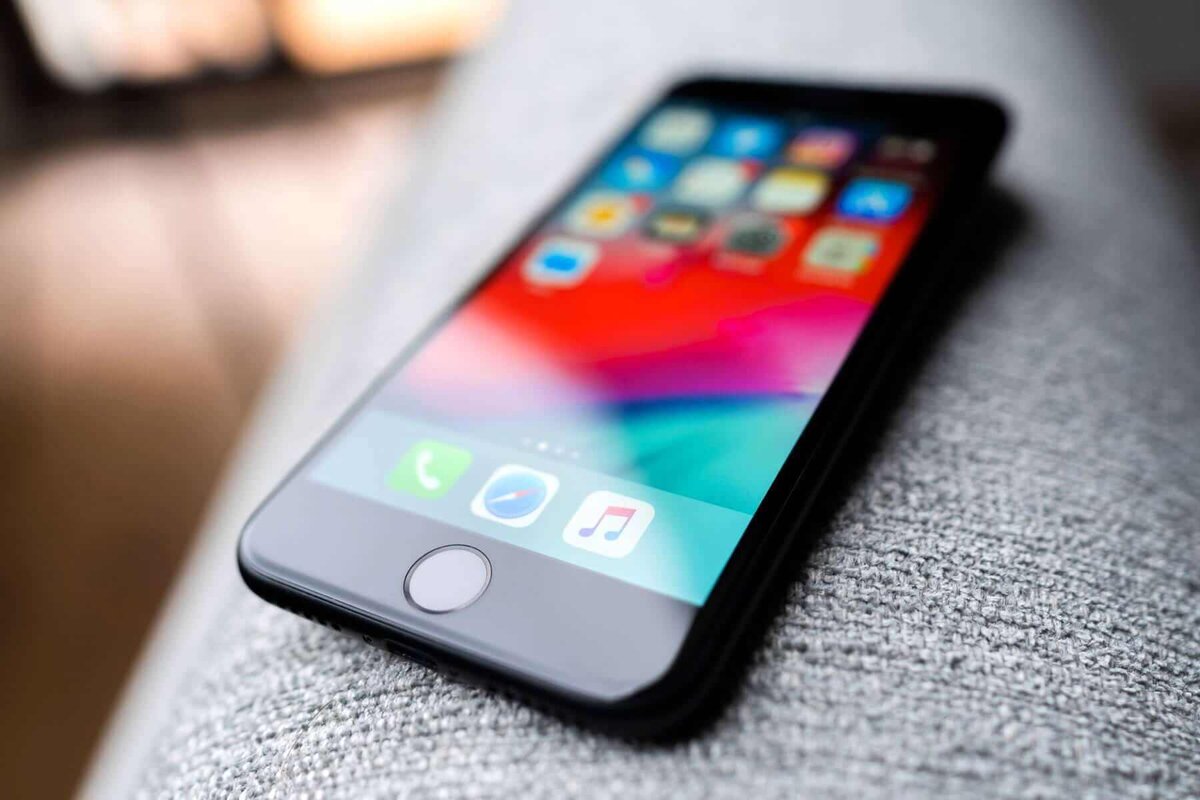 iPhone SE (2022)