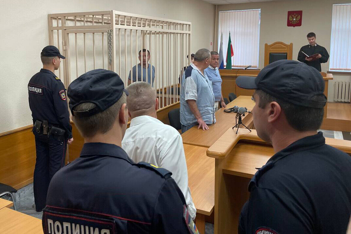 Резолютивную часть приговора судья зачитывал в течение получасаФото: Дмитрий Шатров