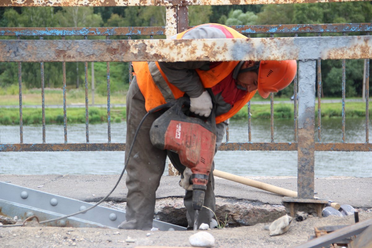    Под Вязниками подрядчик сорвал сроки капремонта моста через реку Пыжовик