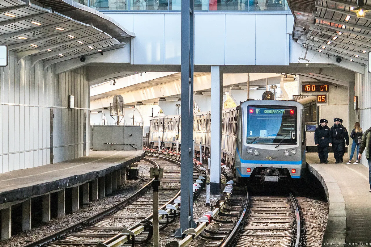 метро кутузовская в москве