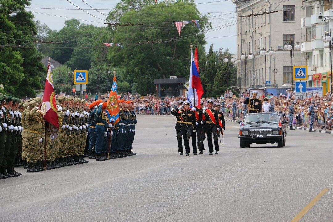 Парад Победы в Керчи