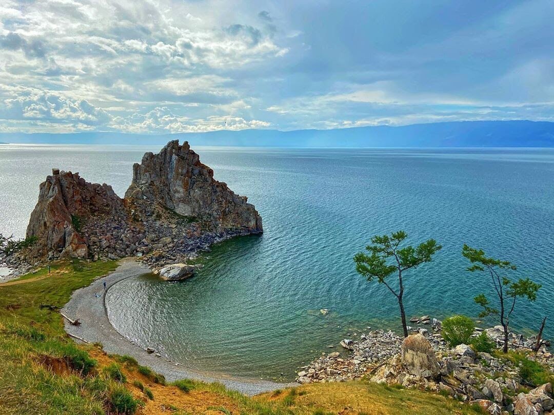 Еду на байкал. Гора Шаманка Ольхон. Скала Шаманка в Хужире. Верхняя Эконь скала Шаманка.