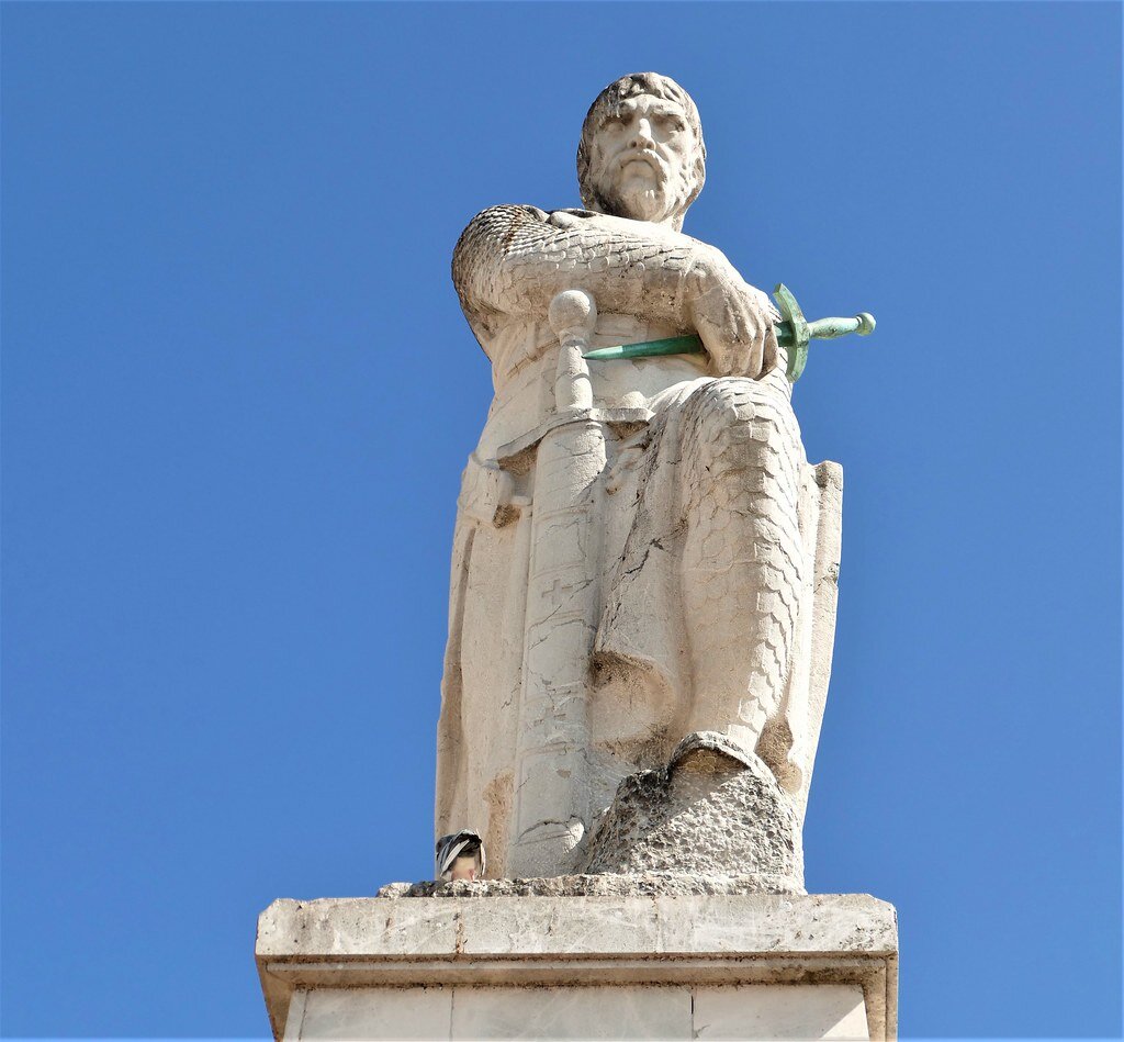 Тот самый памятник в Тарифе - провинция Кадис, Испания