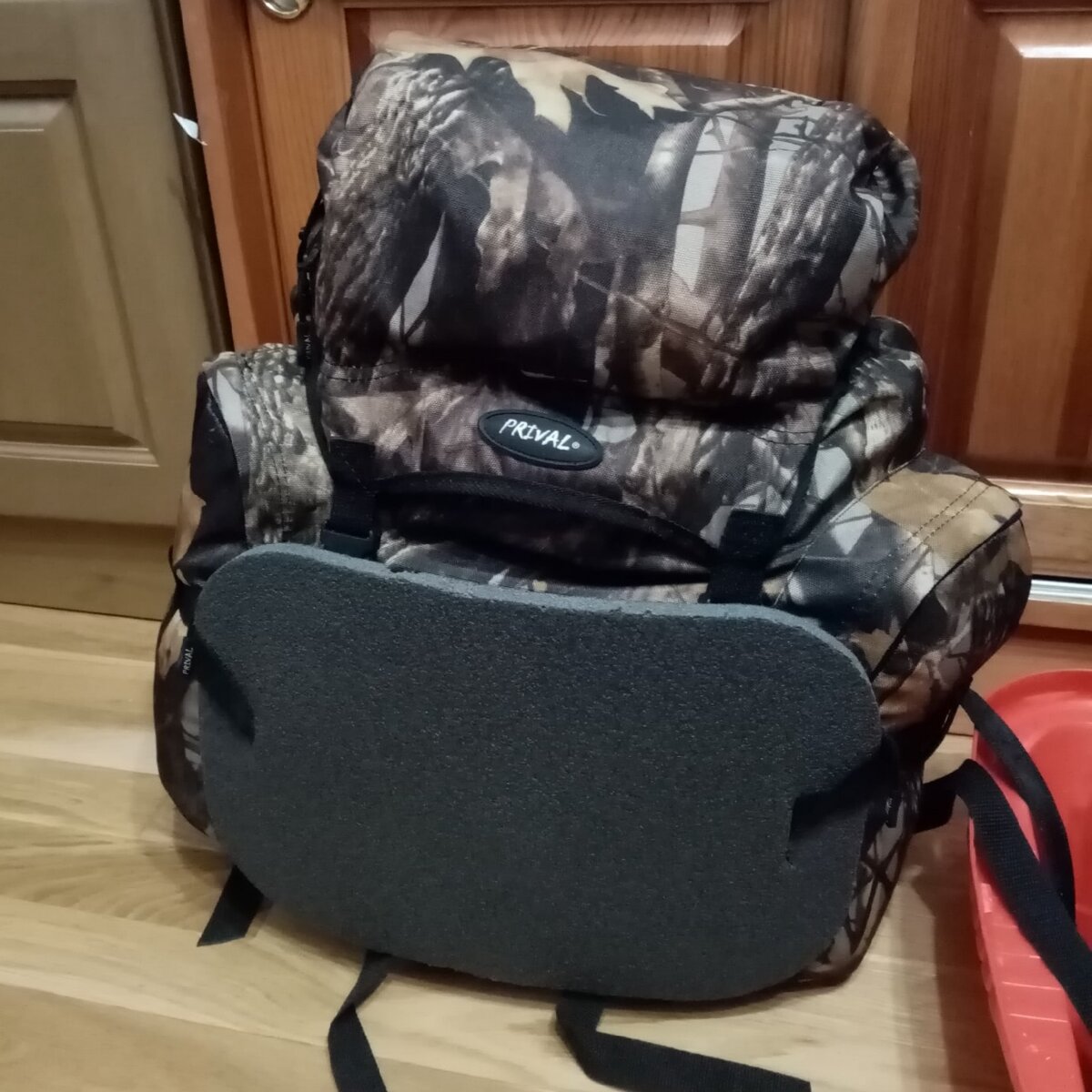 Именно этот рюкзак рекомендовать не могу, его слишком неудобно нести. 