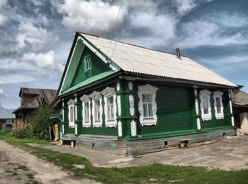 Дома в деревне обычно достаточно скромные. Впрочем, это не всегда так