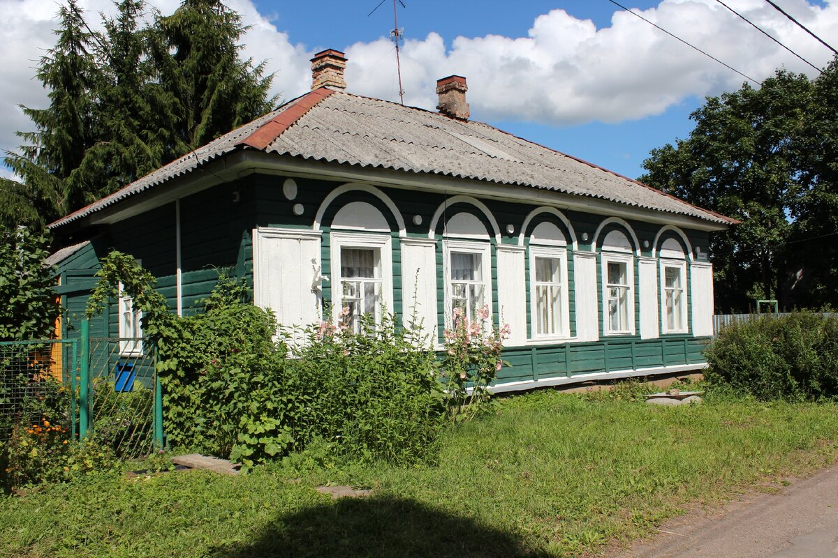 дом разумовской на маросейке. дом 13 августа. каховского 3 санкт-петербург дом. 7. богунского полка 13а.