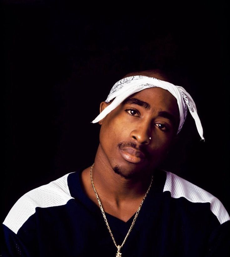 Нигерский рэп. 2pac Шакур. Тупак Амару Шакур. Тупак Шакур фото. Тупак Шакур в бандане.