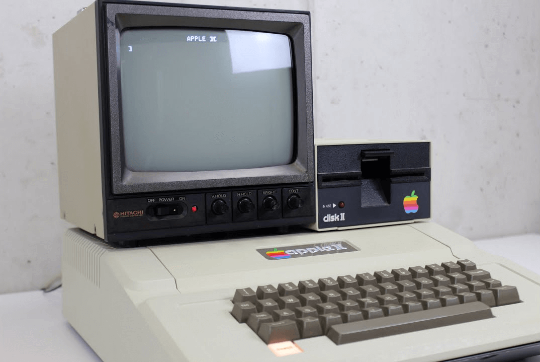 Apple II, один из первых компьютеров с цветным дисплеем