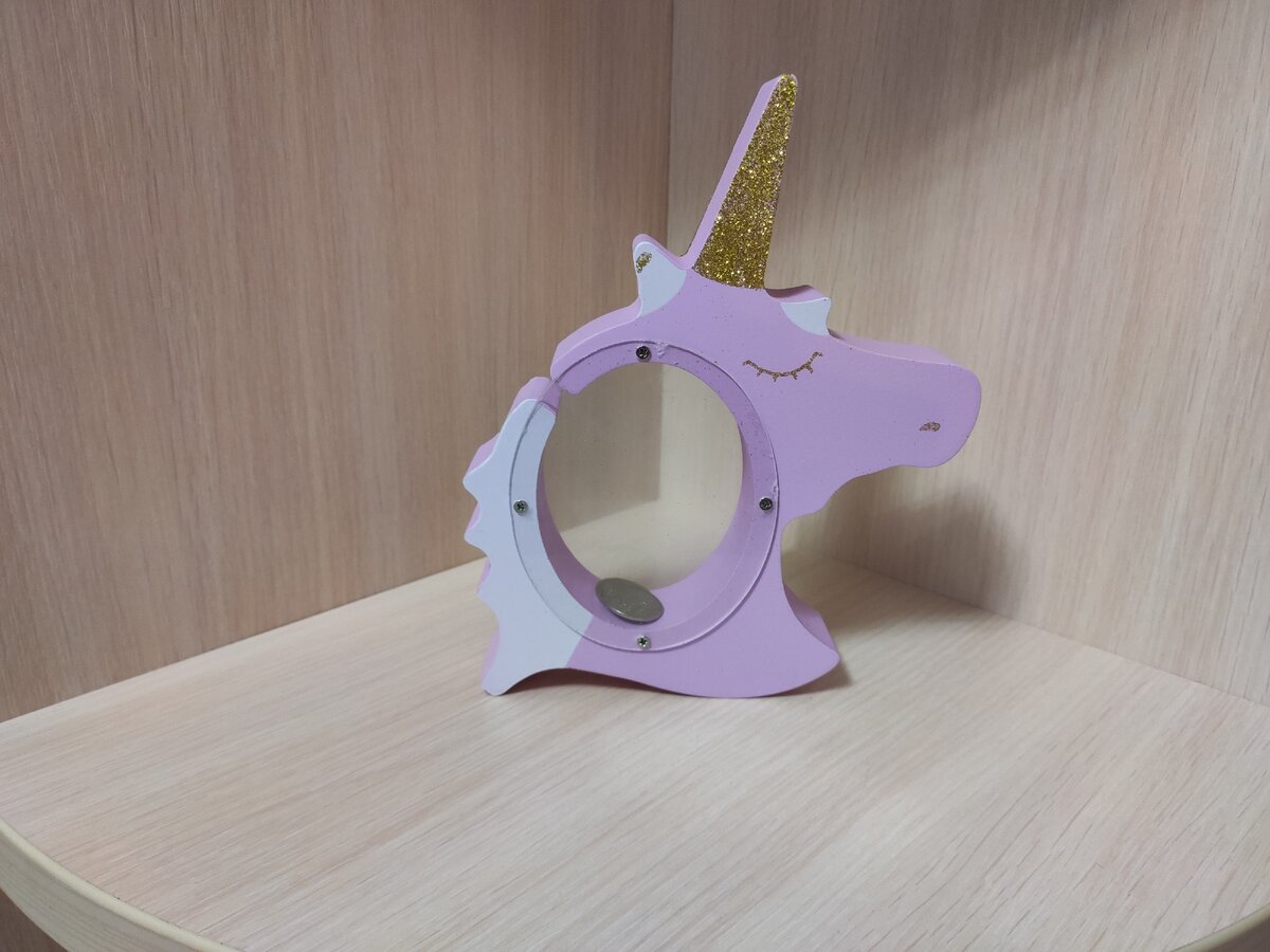 Девочки выбрали единорога. 