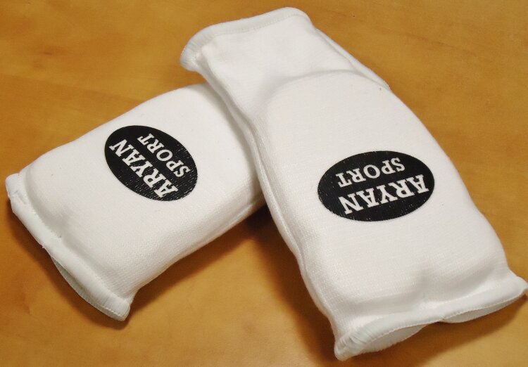 Накладки на кисть для карате кекусинкай Aryan Sport 2050-1