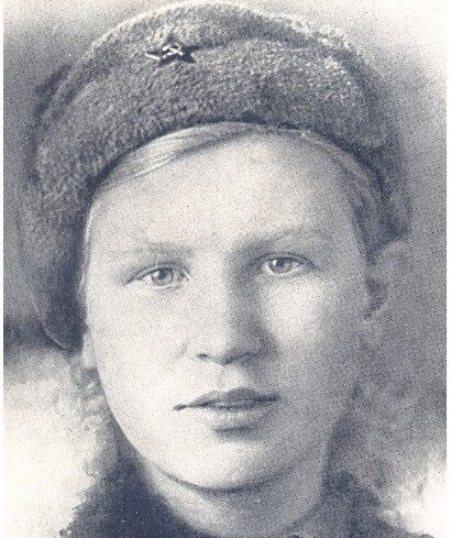 Любовь Алексеевна Кулакова (9 июня 1920 года, Москва, СССР — 1942 год, СССР) 